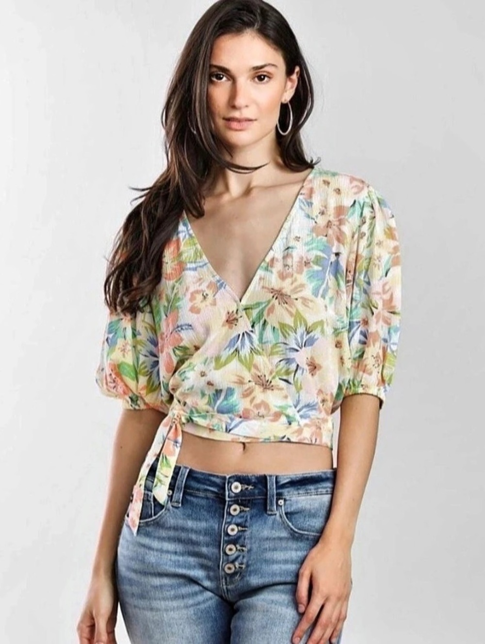 Billabong As You Wish Tie Front Crop Top Floral Wrap Blouse in Cream & Pink Size